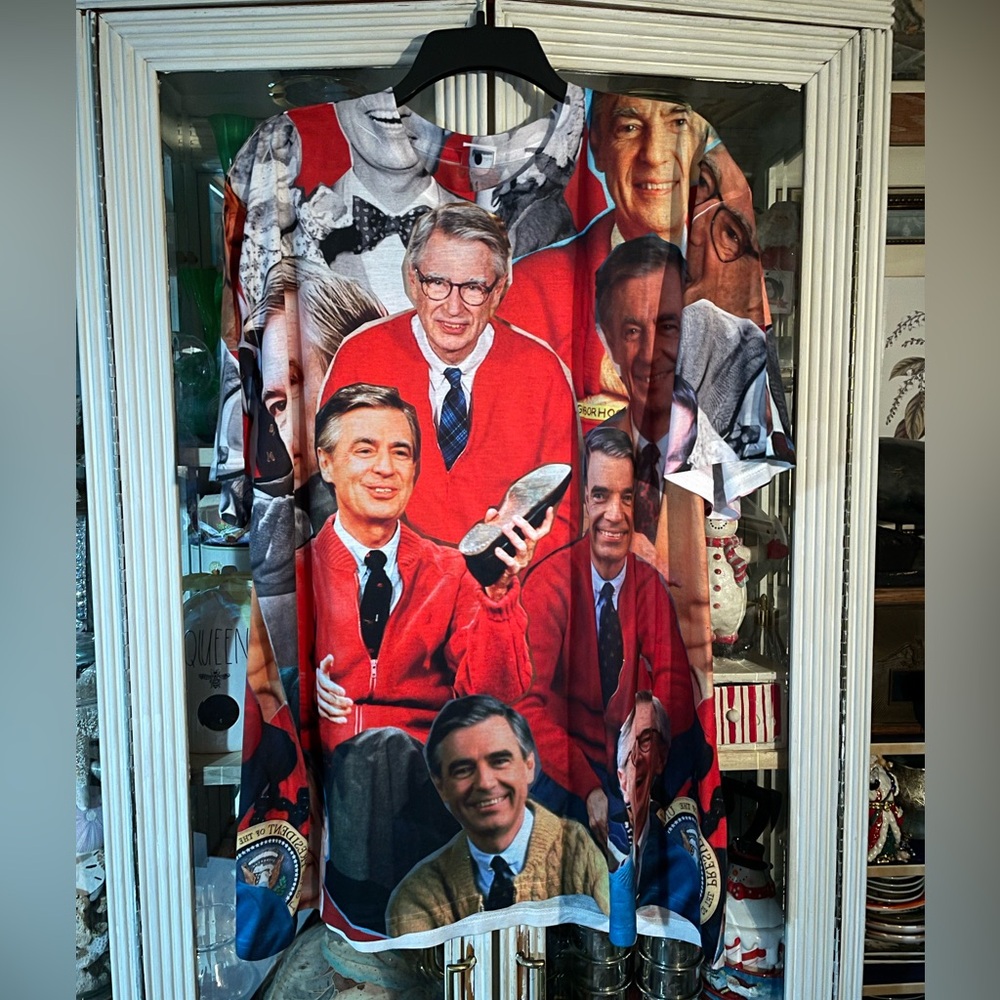Mr. Rogers collage print all over women’s 2XL
